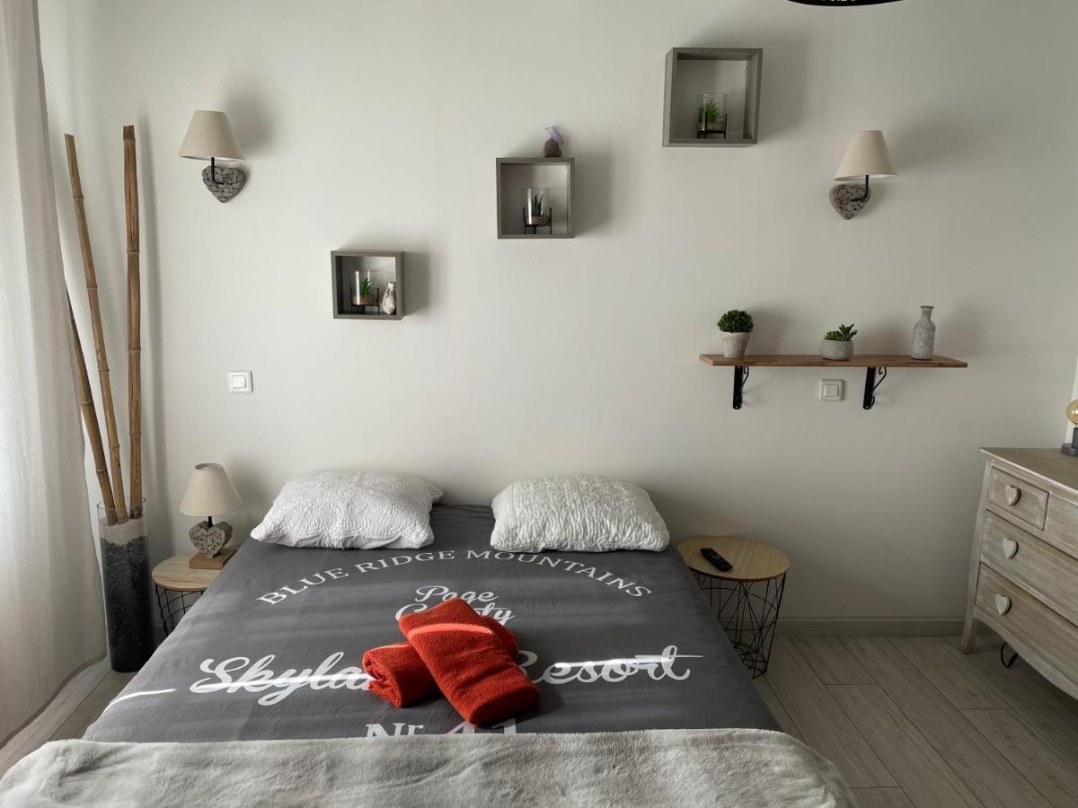 Bed and Breakfast Le Regrimet Avec Parking Gratuit Et Prive Lens-Lestang Exterior foto